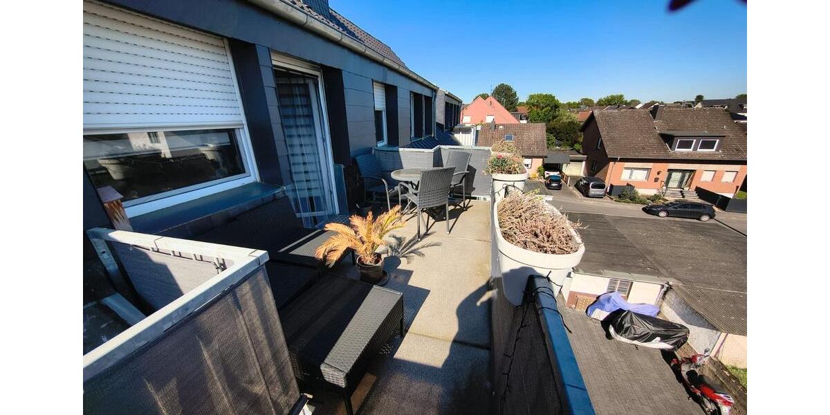 Dachgeschoßwohnung Niederkassel - 2 Zimmer, 45 m&sup2;, 610&euro; | Angebot:26335926