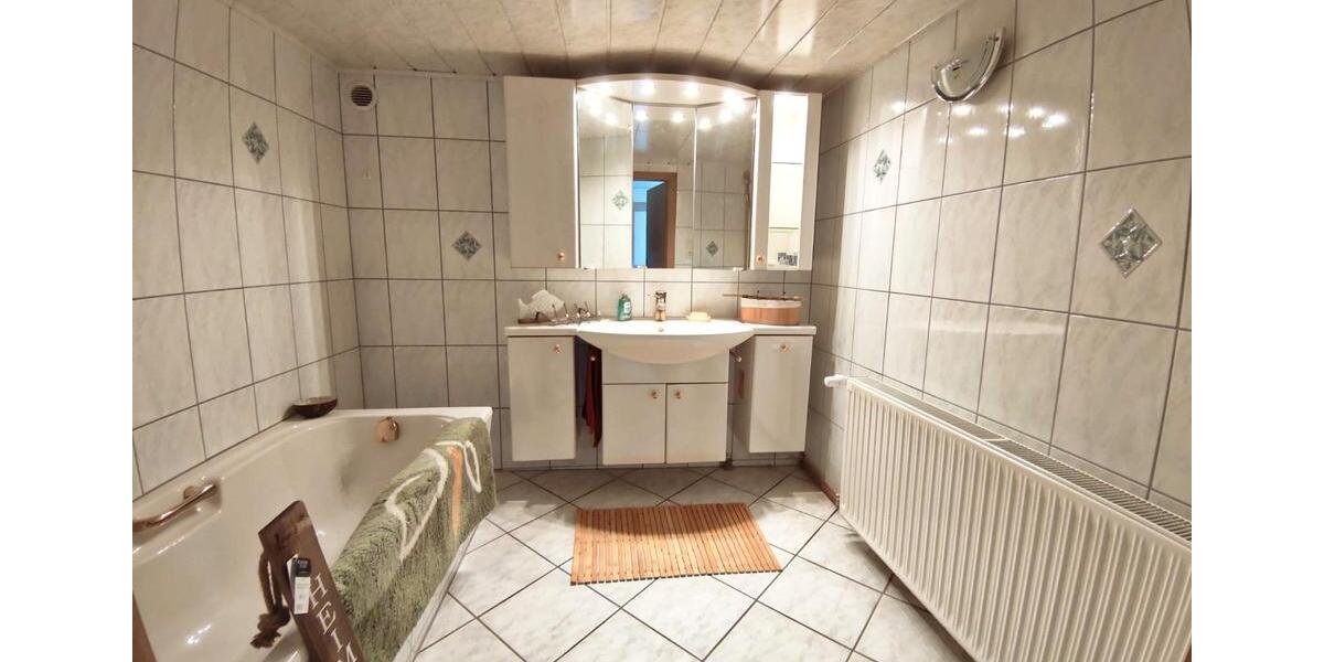 Bauernhaus, Landhaus Eisfeld Heid - 5 Zimmer, 174 m&sup2;, 85.000&euro; | Angebot:26838226