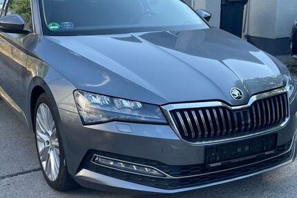 Skoda Superb 141.000 km 20.900 &euro; Berlin 12683
