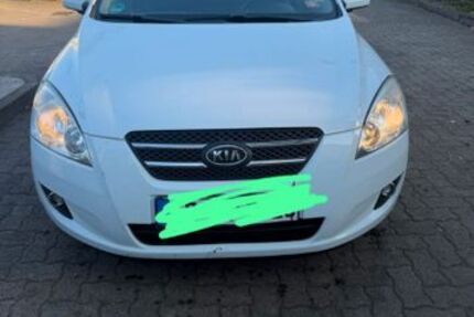 Kia ceed / Ceed 180.000 km 1.900 &euro; Bad krozingen 79189