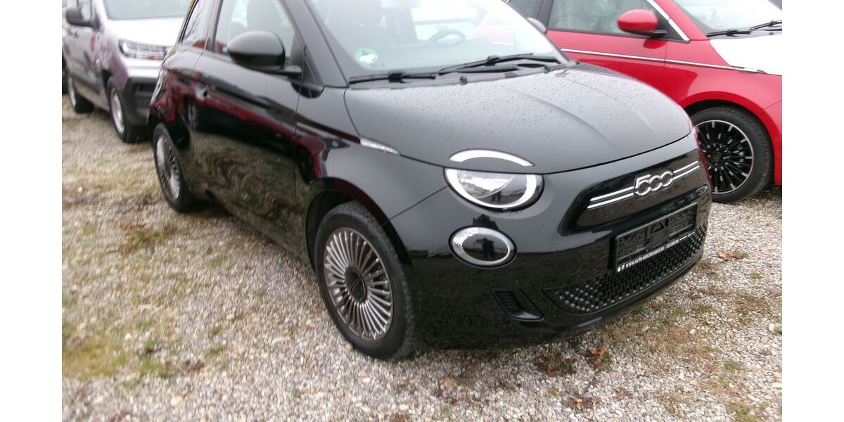 Fiat 500e 22.307 km 17.980 &euro; Augsburg 86179