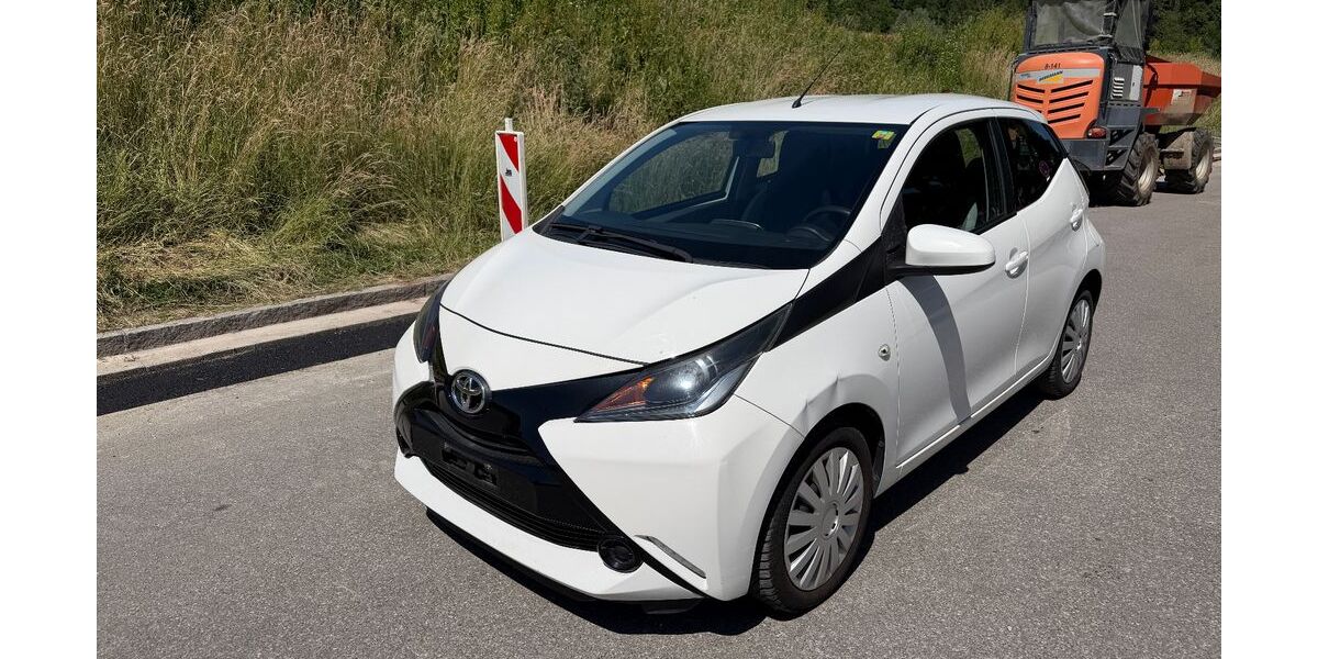 Toyota Aygo (X) 105.300 km 4.950 &euro; Maulburg 79689