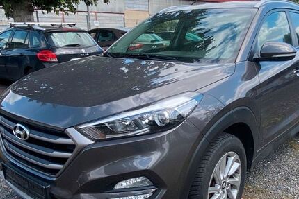 Hyundai TUCSON 109.000 km 11.990 &euro; Berlin-Lichtenberg 10365