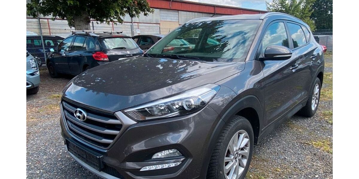Hyundai TUCSON 109.000 km 11.990 &euro; Berlin-Lichtenberg 10365