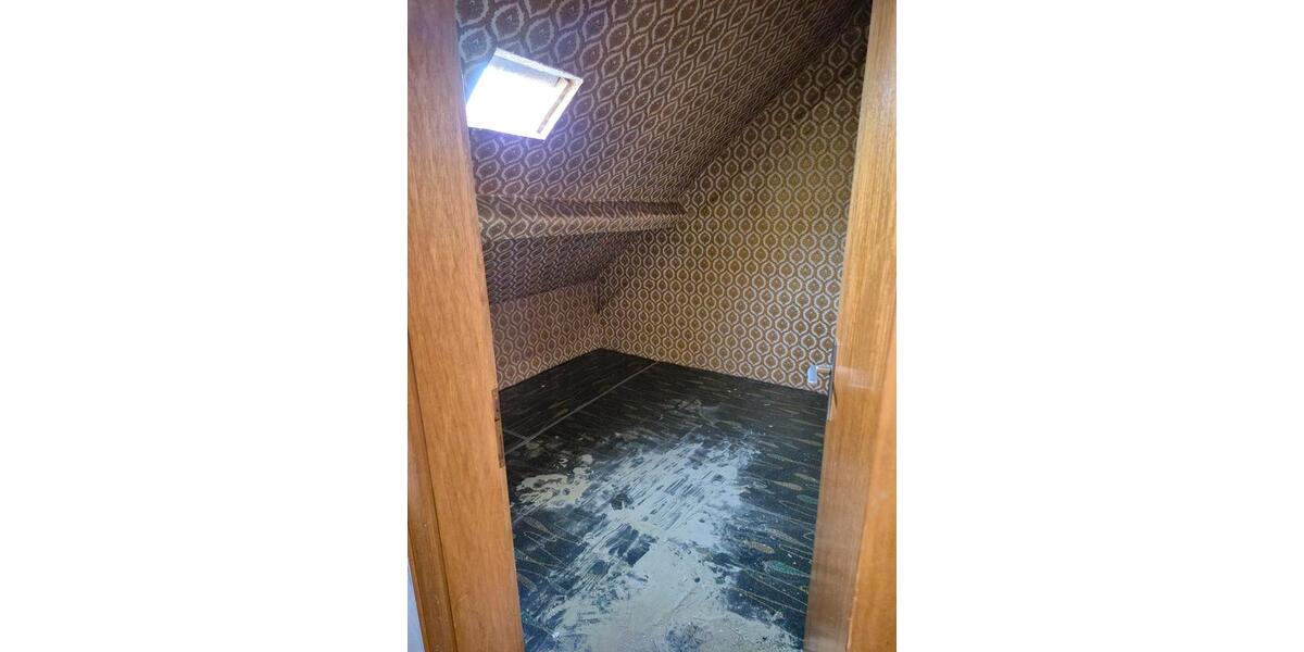 Mehrfamilienhaus, Wohnhaus Ottweiler - 9 Zimmer, 200 m&sup2;, 139.000&euro; | Angebot:26868850