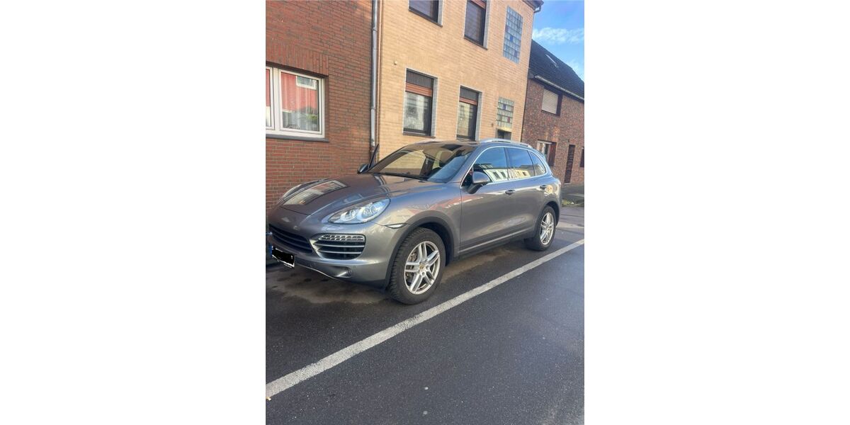 Porsche Cayenne 425.000 km 12.300 &euro; Köln 51145