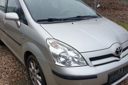 Toyota Corolla Verso 235.812 km 2.799 € Berlin 12055