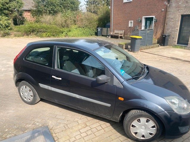 Ford Fiesta 46.900 km 3.699 &euro; Moers 47447