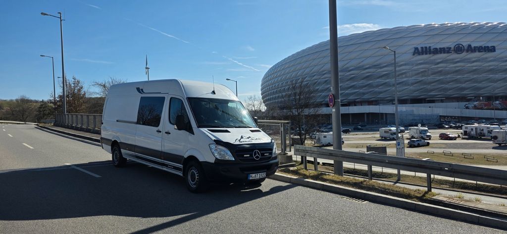 Mercedes-Benz Sprinter 382.000 km 12.999 € München 81925