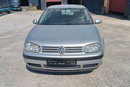 VW Golf 181.512 km 999 € Unterweid 98634