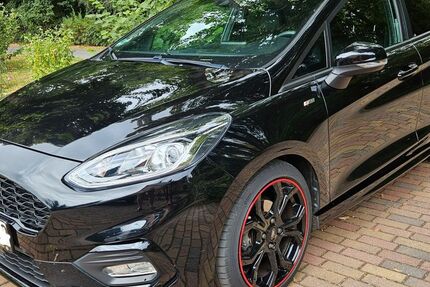 Ford Fiesta 61.000 km 14.500 &euro; Hohenmölsen 06679