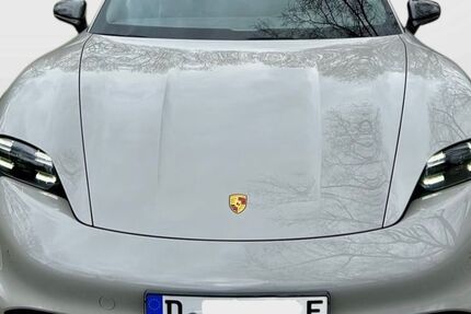 Porsche Taycan 52.681 km 62.400 &euro; Düsseldorf 40235