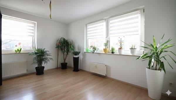 Etagenwohnung Aschersleben - 3 Zimmer, 90 m&sup2;, 74.000&euro; | Angebot:25672255