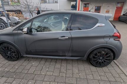 Peugeot 208 80.000 km 11.200 &euro; Leinfelden-Echterdingen 70771