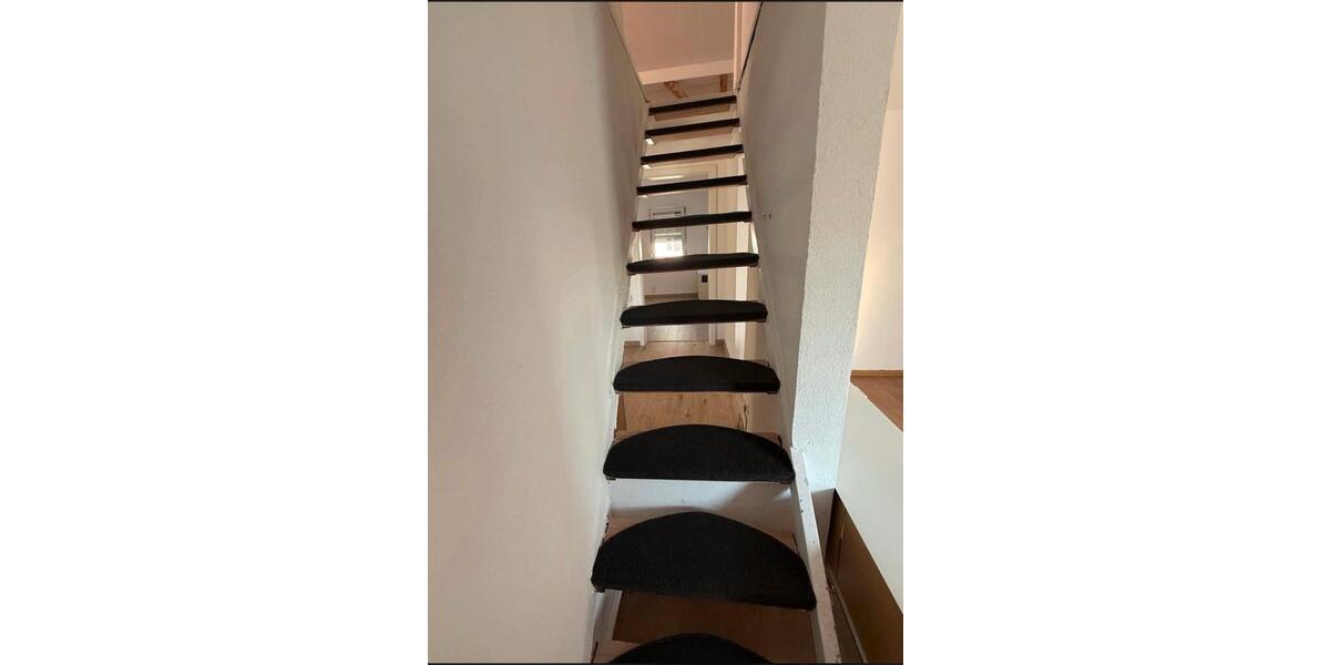 Mehrfamilienhaus, Wohnhaus Balingen - 6 Zimmer, 105 m&sup2;, 900&euro; | Angebot:24744635