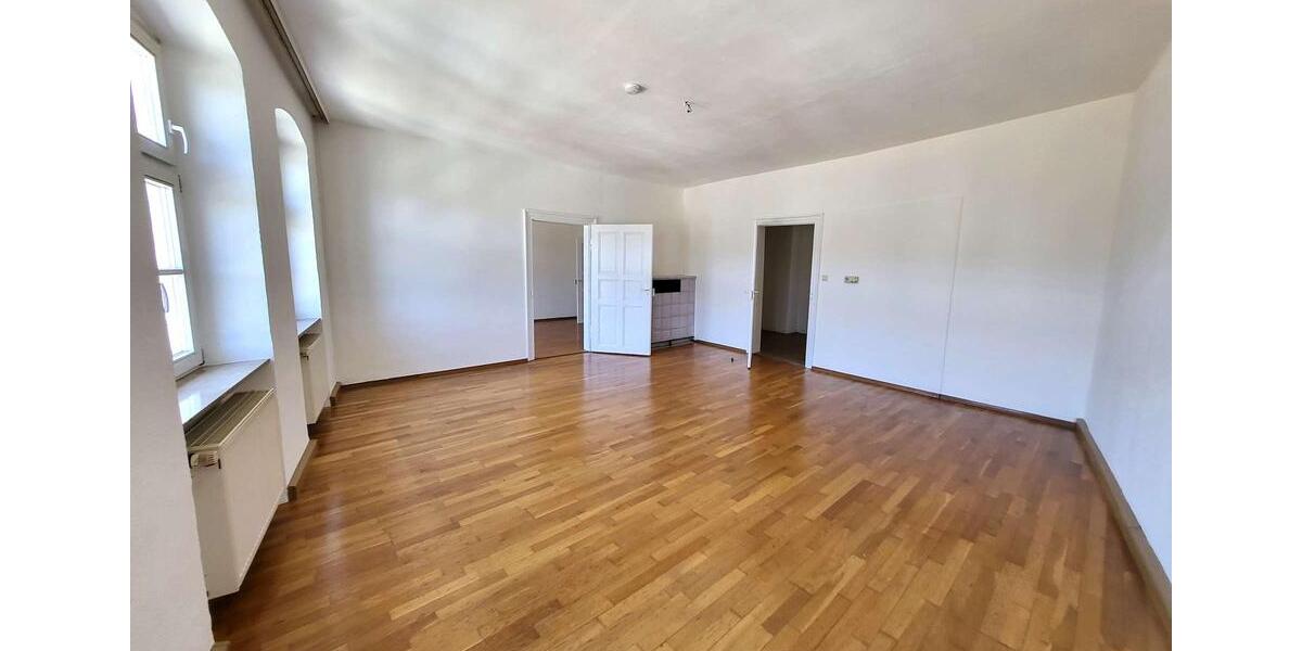 Etagenwohnung Hof Altstadt - 3 Zimmer, 110 m&sup2;, 695&euro; | Angebot:26338552