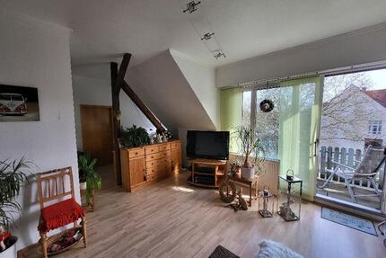 Individuelle 3-Zimmer-Jugendstil-Wohnung mit Balkon, Einbauküche und Außenstellplatz