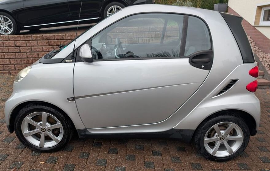 Smart ForTwo 72.000 km 6.000 € Bad Zwesten 34596