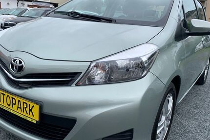Toyota Yaris 94.700 km 6.700 &euro; Heidenau 01809