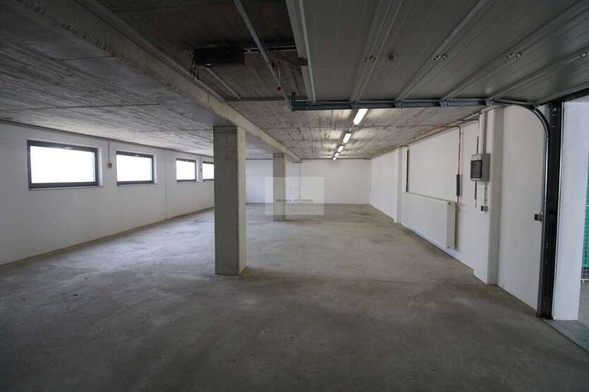 Halle in Flein 960 € 120 m²