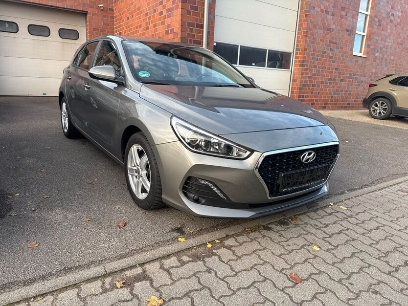 Hyundai i30 60.000 km 13.700 € Grevenbroich 41515