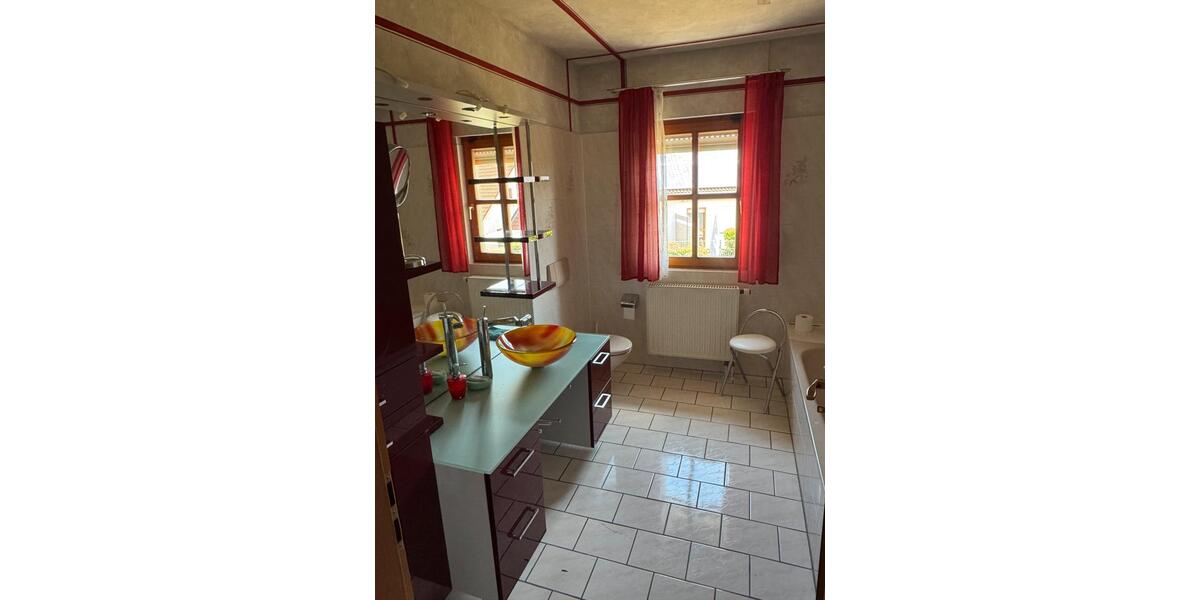 Einfamilienhaus Treuchtlingen - 7 Zimmer, 159 m&sup2;, 450.000&euro; | Angebot:25789688