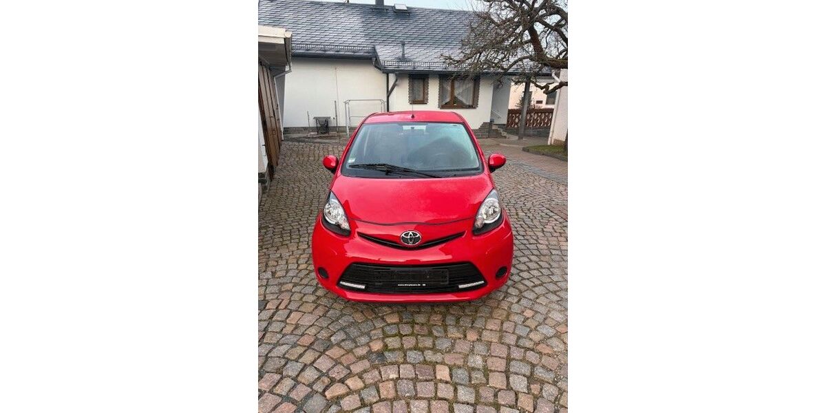 Toyota Aygo (X) 111.000 km 3.900 &euro; Netzschkau 08491