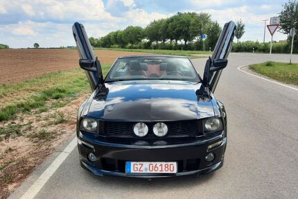 Ford Mustang 88.000 km 20.990 &euro; Kötz 89359