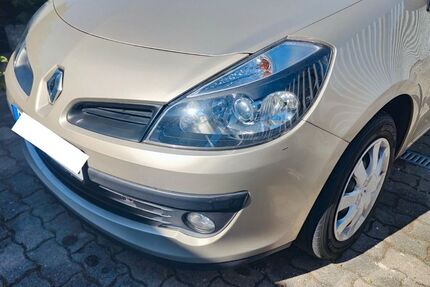 Renault Clio 119.092 km 2.750 &euro; Lauchhammer 01979
