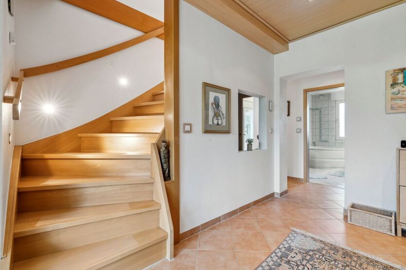 Mit 3D und Video: Modernes Einfamilienhaus mit großem und schön angelegten Garten in Nörvenich! 8 zimmer