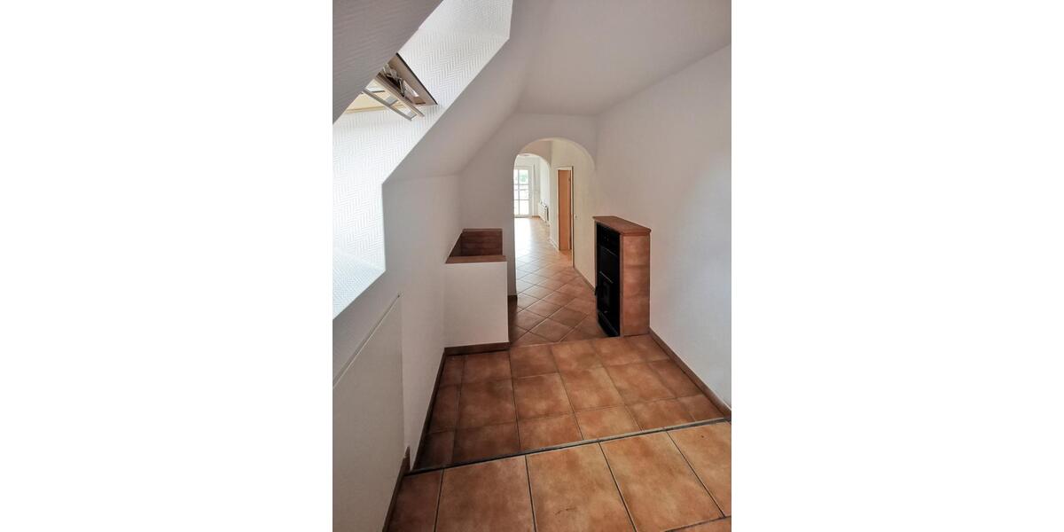 Dachgeschoßwohnung Hartheim am Rhein - 4 Zimmer, 132 m&sup2;, 1.584&euro; | Angebot:26624238
