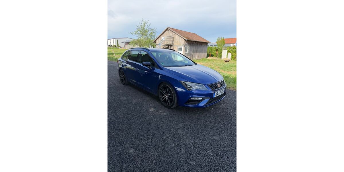 Seat Leon 61.000 km 22.999 &euro; Neuler 73491