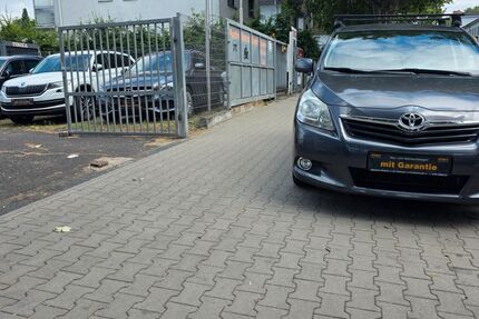 Toyota Verso 184.000 km 5.750 &euro; Offenbach 63071