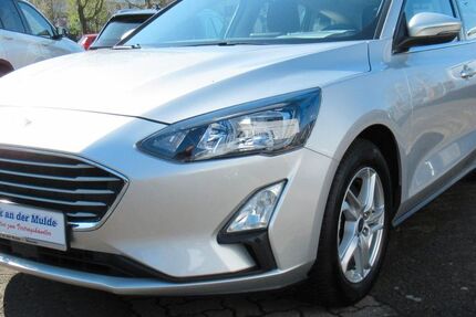 Ford Focus 13.900 km 15.990 &euro; Dessau 06847
