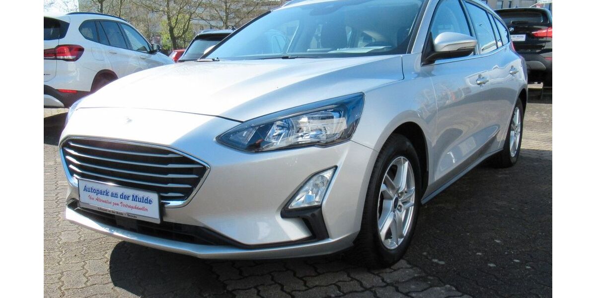 Ford Focus 13.900 km 15.990 &euro; Dessau 06847