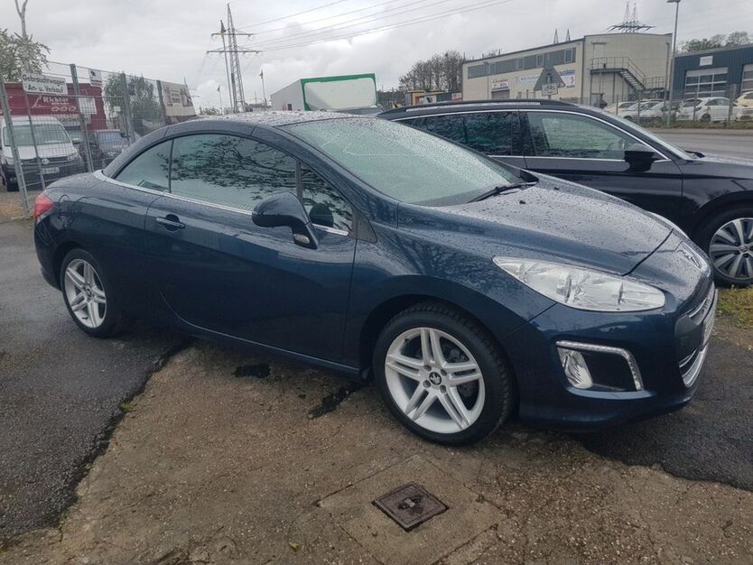 Peugeot 308 67.000 km 9.999 € Düsseldorf 40231