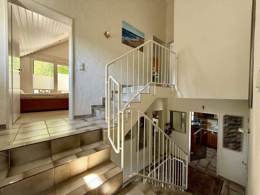 FröndenbergRuhr: Split-Level-Einfamilienhaus in bevorzugter Wohnlage - Ein echtes Liebhaberstück!
