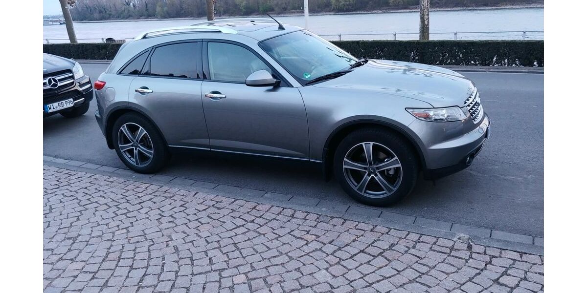 INFINITI FX 219.000 km 7.500 &euro; Wiesbaden 65183
