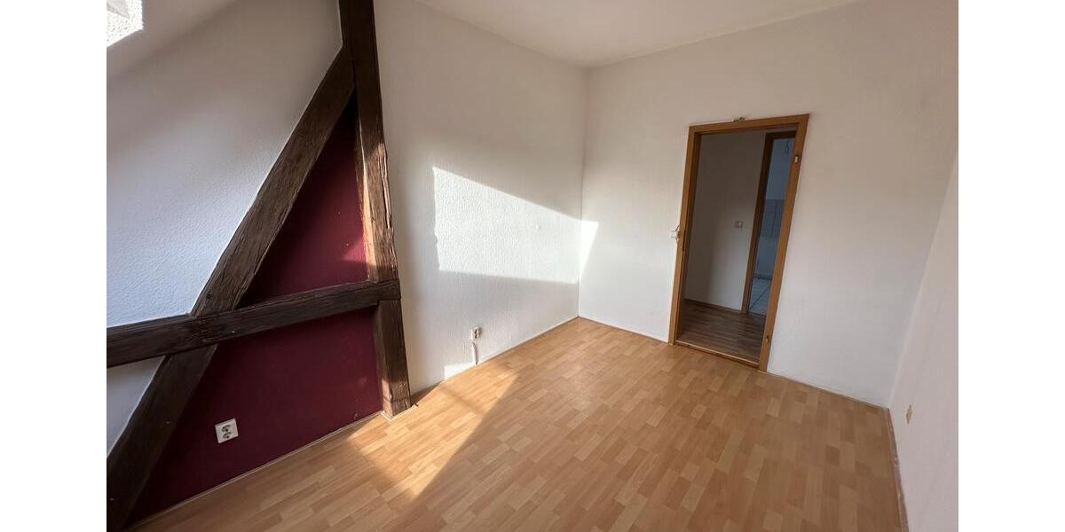 Dachgeschoßwohnung Meuselwitz - 3 Zimmer, 48 m&sup2;, 280&euro; | Angebot:25751005