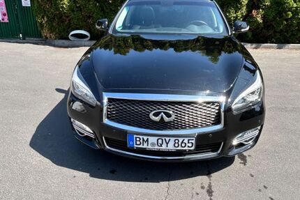 INFINITI Q70