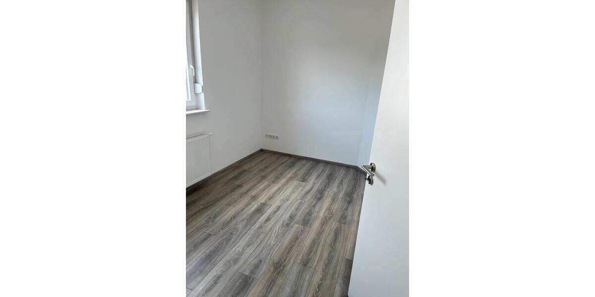 Etagenwohnung Neuental - 3 Zimmer, 109 m&sup2;, 1.100&euro; | Angebot:26224484