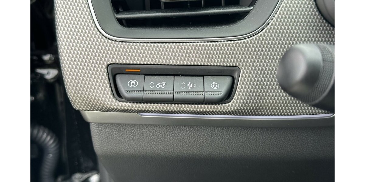Renault Arkana Deutsch Techno MildHyb140EDC/SitzH/360° 13.900 km 23.990 &euro; Donauwörth 86609