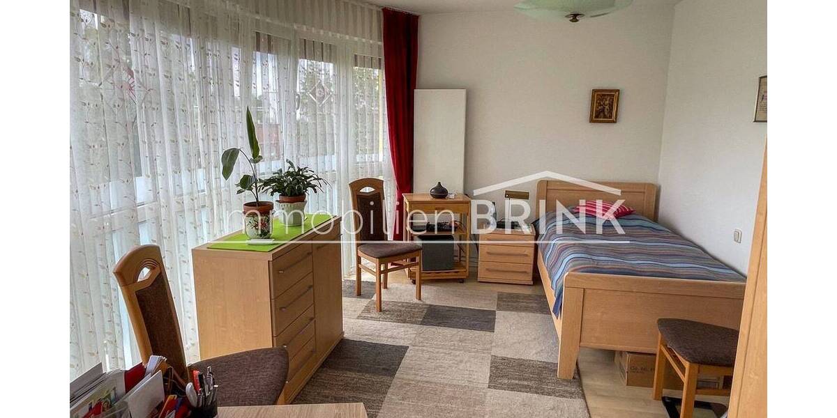 Schnuckelige, helle 2-Zimmer Wohnung, senioren-, behindertengeeignet, mit TG-Platz und drei Außenstellplätzen 2 zimmer