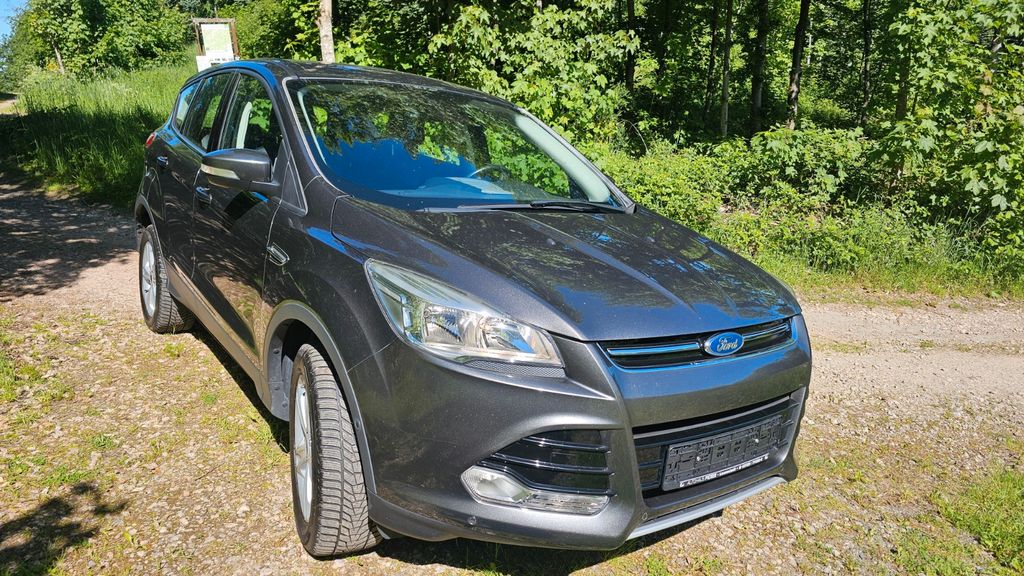 Ford Kuga 86.000 km 11.900 &euro; Schmallenberg 57392