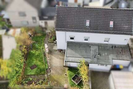 Haus zum Kaufen in Dillenburg 195.000 € 211 m² 9 zimmer