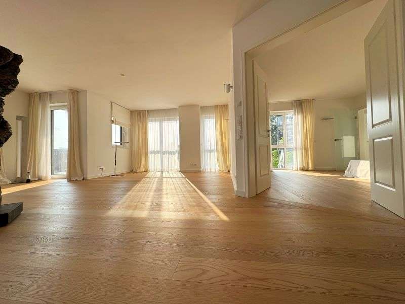 Wohnung zum Kaufen in Wiesbaden 2.600.000 € 377 m²