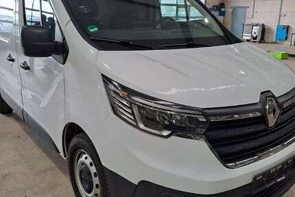 Renault Trafic 28.600 km 23.399 € Regensburg 93053