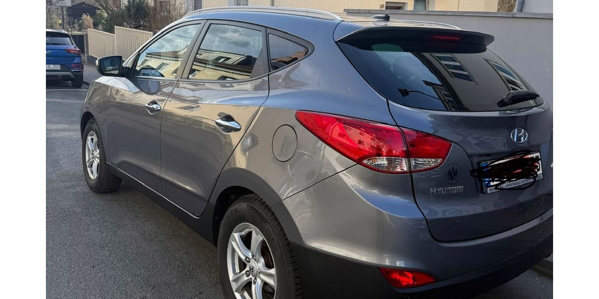 Hyundai ix35 60.800 km 8.400 &euro; Frankfurt am Main 60431