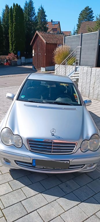 Mercedes-Benz C 180 217.000 km 5.300 € Murg 79730