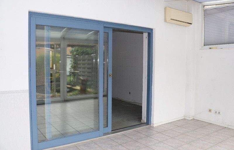 Reihenmittelhaus mit Wintergarten und Stellplatz auf Eigenland, 23569 Lübeck 3 zimmer